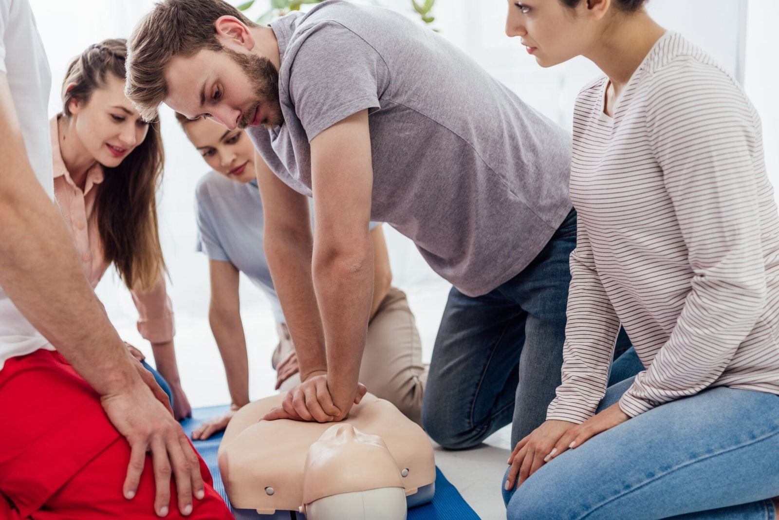 The Benefits of In-Person Training vs Online Training