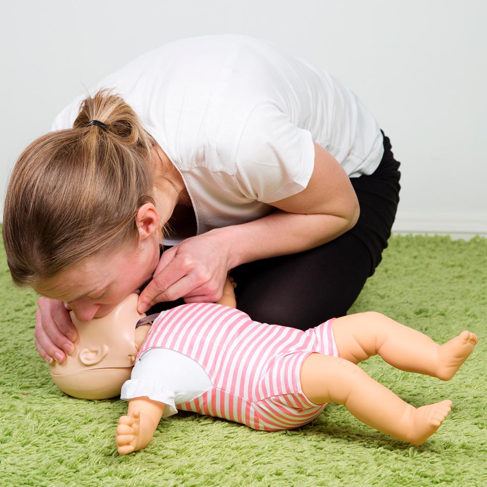 Paediatric First Aid (12 Hours) Course | First Medical Training